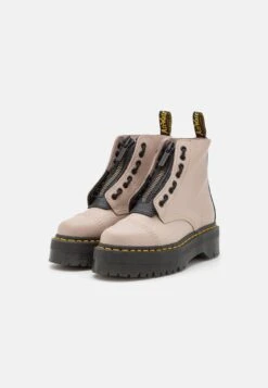 Dr. Martens Sinclair - Veterboots - Vintage Taupe -Bootsmith Hub Verkoopwinkel 00f79edb6f54469da0454f6f8a9131e2