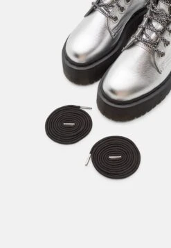 Dr. Martens Jadon Max - Enkellaarsjes Met Plateauzool - Silver Metallic -Bootsmith Hub Verkoopwinkel 09e6a56555374a9bbc740708cf575990