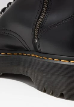Dr. Martens Jadon Hi - Enkellaarsjes Met Plateauzool - Black 17 Dr. Martens Jadon Hi - Enkellaarsjes Met Plateauzool - Black -Bootsmith Hub Verkoopwinkel 0aeeafbb052e4e42bbbf734f6a2138c0