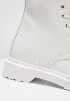 Dr. Martens 1460 Mono Boot - Veterboots - White -Bootsmith Hub Verkoopwinkel 1271011db757405e8ae5d0b44612ac03