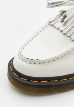 Dr. Martens Adrian Unisex - Instappers - White Smooth 11 Dr. Martens Adrian Unisex - Instappers - White Smooth -Bootsmith Hub Verkoopwinkel 1afcfd3a942e49858e6cbc3add9707ad