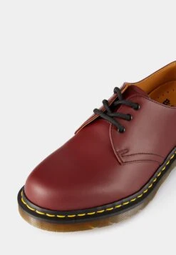 Dr. Martens 1461- 3 Eye Shoe - Sportieve Veterschoenen - Cherry Red 9 Dr. Martens 1461- 3 Eye Shoe - Sportieve Veterschoenen - Cherry Red -Bootsmith Hub Verkoopwinkel 1b8373e304aa40c0946ad14143bdabb4