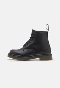 Bootsmith Hub Verkoopwinkel 21 Dr. Martens 101 6 Eye Boot Unisex - Veterboots - Black