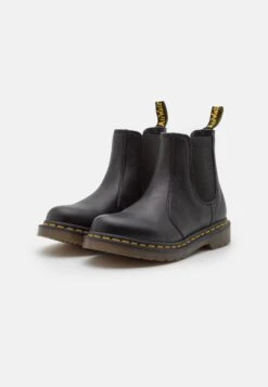 Dr. Martens Korte Laarzen - Black Virginia -Bootsmith Hub Verkoopwinkel 1c6239bf97d64a30a15bdc84f4123145