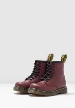 Dr. Martens 1460 T Softy - Korte Laarzen - Cherry Red -Bootsmith Hub Verkoopwinkel 1e10279e5ed5421c8f917e2ee96a97e1