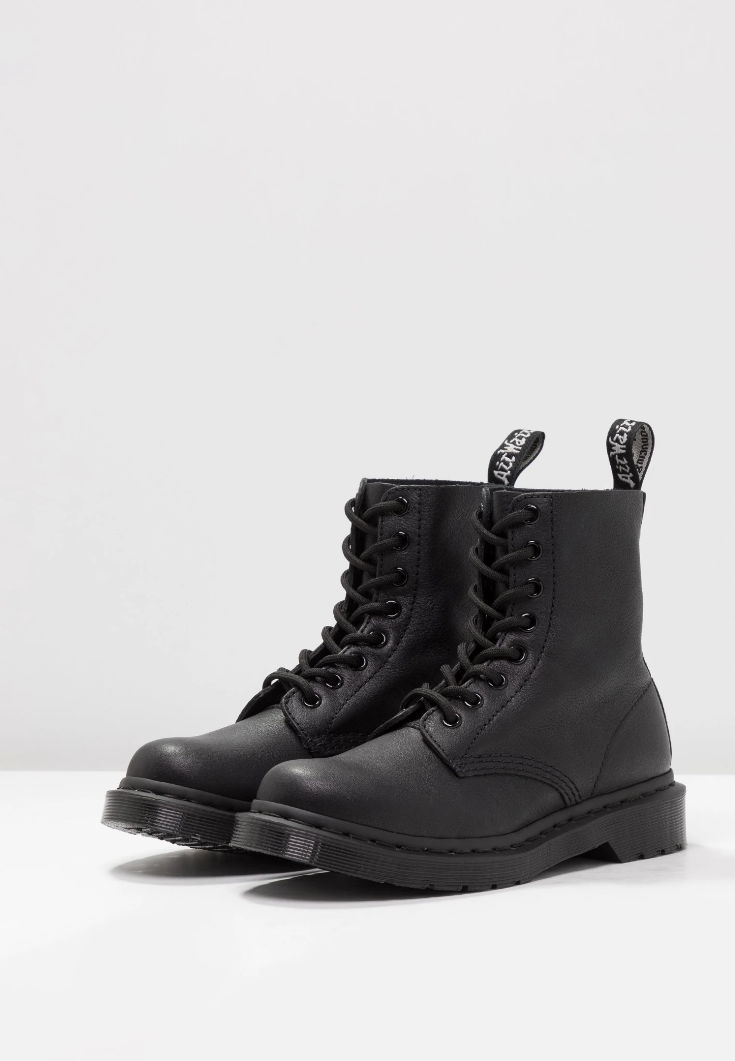 Dr. Martens 1460 Pascal Mono 8 Eye Boot - Veterboots - Black Virginia 4 Dr. Martens 1460 Pascal Mono 8 Eye Boot - Veterboots - Black Virginia - Afbeelding 4