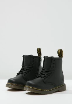 Dr. Martens 1460 T Softy - Veterboots - Schwarz 8 Dr. Martens 1460 T Softy - Veterboots - Schwarz -Bootsmith Hub Verkoopwinkel 2882b9213c214842ba31c366a6e997c8