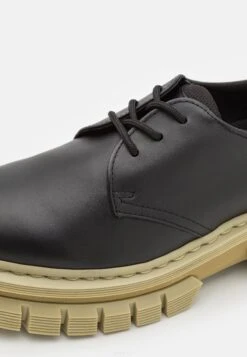 Dr. Martens Rikard- Veterschoenen - Black Lucido 11 Dr. Martens Rikard- Veterschoenen - Black Lucido -Bootsmith Hub Verkoopwinkel 28a9fa6cc2e14200ae23ffcb57634c8f