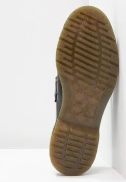 Dr. Martens Adrian - Instappers - Black 10 Dr. Martens Adrian - Instappers - Black -Bootsmith Hub Verkoopwinkel 28aa914e5b3c4a2db1bacd8f9c75c145