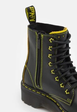 Dr. Martens Jadon Ii Star Unisex - Enkellaarsjes Met Plateauzool - Sendal/Sulphur Yellow -Bootsmith Hub Verkoopwinkel 2e51f2c27d6b46ea9390d1370a45c43f