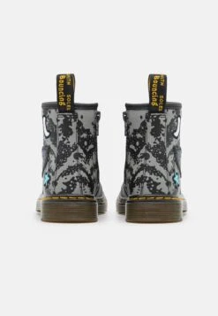 Dr. Martens 1460 Unisex - Veterboots - Grey/Black -Bootsmith Hub Verkoopwinkel 2f13123b1ab0490790315eee48edf851