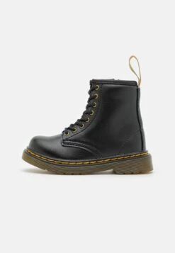 Dr. Martens 1460 Vegan Unisex - Veterboots - Black Newbury Tumble