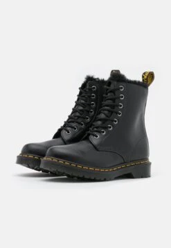 Dr. Martens 1460 Serena - Veterboots - Black -Bootsmith Hub Verkoopwinkel 304fd68996c64830829a10e73c46efef