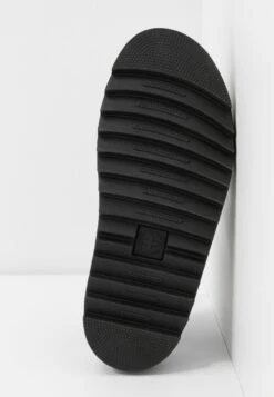 Dr. Martens Blaire - Sandalen Met Plateauzool - Black -Bootsmith Hub Verkoopwinkel 31d620d7c7d249ceb5d915c3466ed565