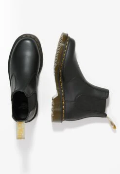 Dr. Martens 2976 Chelsea Vegan - Korte Laarzen - Black -Bootsmith Hub Verkoopwinkel 341b4ea6925141f7bc3632d53e3d9f24