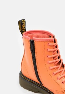 Dr. Martens 1460 Unisex - Veterboots - Coral -Bootsmith Hub Verkoopwinkel 3c2b2fa604ae40c192bda243d734f025