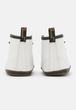 Dr. Martens 1460 Crib - Babyschoenen - White -Bootsmith Hub Verkoopwinkel 500349d19020478691206ae1ae78a082