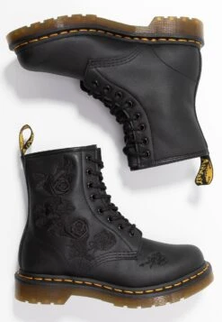Dr. Martens 1460 Vonda Mono - Veterboots - Black -Bootsmith Hub Verkoopwinkel 553f70c5df914da097178206e2f3d135
