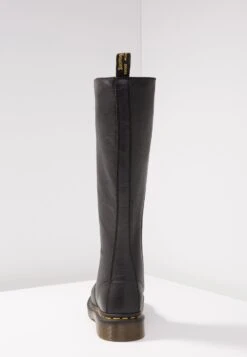 Dr. Martens 1B60 20 Eye Boot - Veterlaarzen - Black -Bootsmith Hub Verkoopwinkel 58a4fee7f96a4373b383fcfca3ac67b6