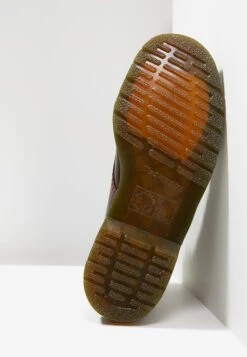 Dr. Martens Winchester Ii Boot 1460 Vegan - Veterboots - Cherry -Bootsmith Hub Verkoopwinkel 5c638ebb5c844054b7c94bd93ddaabb8