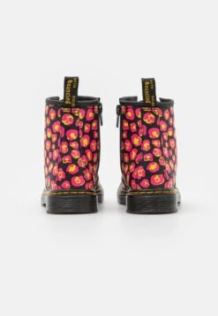 Dr. Martens 1460- Veterboots - Black/Pink Hydro -Bootsmith Hub Verkoopwinkel 5cde62e0d7984d19b87cadcb033ecdb4