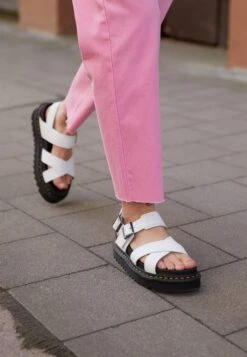 Dr. Martens Voss - Sandalen Met Plateauzool - White Hydro -Bootsmith Hub Verkoopwinkel 5f0944caad48422ba3725016bb0eeec5