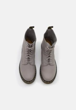 Dr. Martens Pascal - Korte Laarzen - Grey Virginia -Bootsmith Hub Verkoopwinkel 627bd112d5fd47d1a4f0a04b98d25861