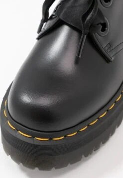 Dr. Martens Holly - Veterschoenen - Black Buttero -Bootsmith Hub Verkoopwinkel 63a2fc9657a44d8ea33e932524224ea9