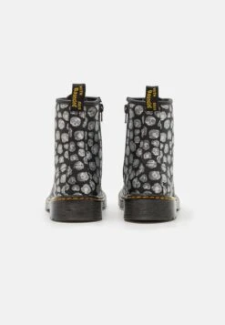 Dr. Martens 1460- Veterboots - Black/Metallic Grey -Bootsmith Hub Verkoopwinkel 6636905969c4462b9d0422c43d21fa1d