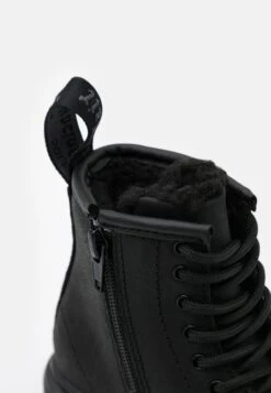 Dr. Martens 1460 Serena Mono Republic Wp Unisex - Veterboots - Black -Bootsmith Hub Verkoopwinkel 667357c438084c029e30a2a0f1e57a12