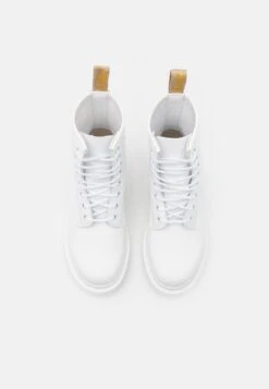 Dr. Martens Vegan 1460 Bex Mono Unisex - Veterboots - Optical White -Bootsmith Hub Verkoopwinkel 6c88c740670e4ccab1f2bcb8b22ae40e