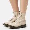 Dr. Martens 1460 Pascal - Veterboots - Parchment Beige Virginia