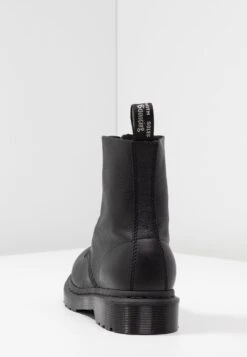 Dr. Martens 1460 Pascal Mono 8 Eye Boot - Veterboots - Black Virginia 12 Dr. Martens 1460 Pascal Mono 8 Eye Boot - Veterboots - Black Virginia -Bootsmith Hub Verkoopwinkel 700c02645bdf426199bbfb9ee111c570