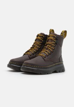 Dr. Martens Tarik Wyoming Unisex - Veterboots - Gaucho -Bootsmith Hub Verkoopwinkel 710c50464af94b8ba4d2a60314e74dfd