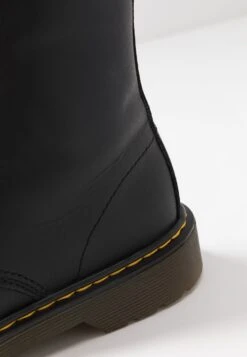 Dr. Martens 1460 Y Softy - Korte Laarzen - Black -Bootsmith Hub Verkoopwinkel 71973ebb12ff48999aa978d58a83bdbd