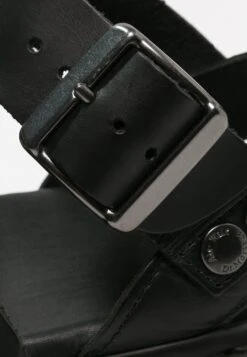 Dr. Martens Gryphon - Sandalen - Black 11 Dr. Martens Gryphon - Sandalen - Black -Bootsmith Hub Verkoopwinkel 76ef1dbced704ce49c186b311e3c8da3