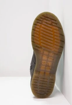 Dr. Martens Vonda 14 Eye Boot - Veterlaarzen - Black/Rose 12 Dr. Martens Vonda 14 Eye Boot - Veterlaarzen - Black/Rose -Bootsmith Hub Verkoopwinkel 7775ee2a97d64fcc84ae0028076d7c23