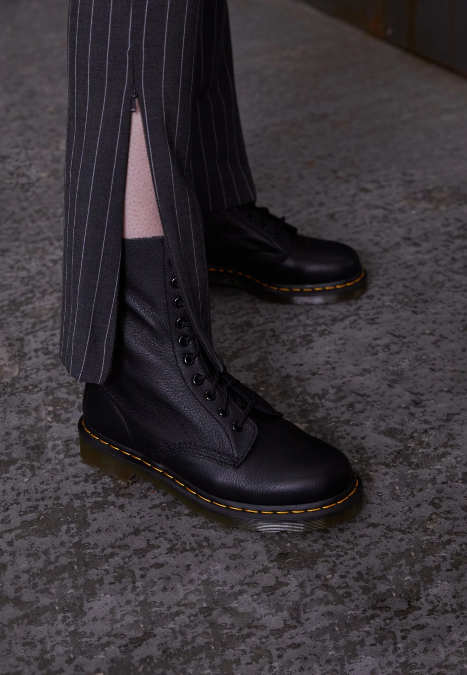 Dr. Martens 1490 10 Eye Virginia - Veterboots - Black 2 Dr. Martens 1490 10 Eye Virginia - Veterboots - Black - Afbeelding 2