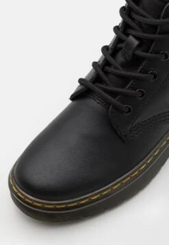 Dr. Martens Thurston Chukka Unisex - Veterboots - Black Lusso -Bootsmith Hub Verkoopwinkel 78fd92d8f73f44b0aa9bfc4f9807bdb3