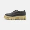 Dr. Martens Rikard- Veterschoenen - Black Lucido