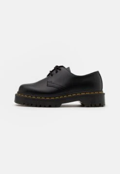 Dr. Martens 1461 Bex Unisex - Sportieve Veterschoenen - Black Smooth -Bootsmith Hub Verkoopwinkel 834884cbb3cf4c29b6cb8d71439c57e3