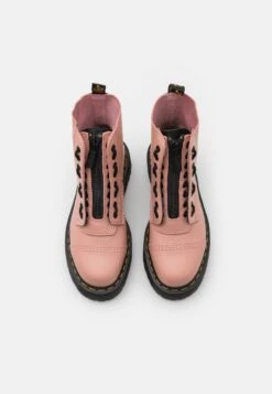 Dr. Martens Sinclair - Korte Laarzen - Peach Beige -Bootsmith Hub Verkoopwinkel 85dc219de57c4093acb7b56ea2129f5e