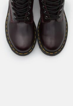 Dr. Martens 1460 Serena - Veterboots - Oxblood 8 Dr. Martens 1460 Serena - Veterboots - Oxblood -Bootsmith Hub Verkoopwinkel 8601a1c20da54afebc4f19342b018e98