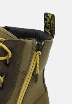 Dr. Martens Tarik Zip Unisex - Veterboots - Olive -Bootsmith Hub Verkoopwinkel 8671ada673ef4819b8be01975996713a