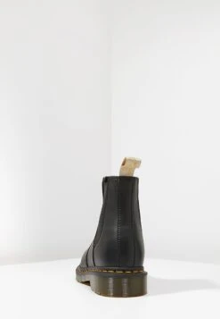 Dr. Martens 2976 Chelsea Vegan - Korte Laarzen - Black -Bootsmith Hub Verkoopwinkel 86d8a5a939c64c22828b499d96fa8f37