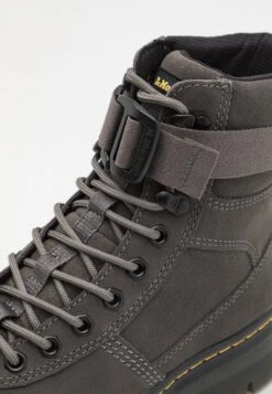 Dr. Martens Combs Tech Unisex - Veterboots - Gunmetal -Bootsmith Hub Verkoopwinkel 8a87b93deceb42dc9237e0aea47cf395