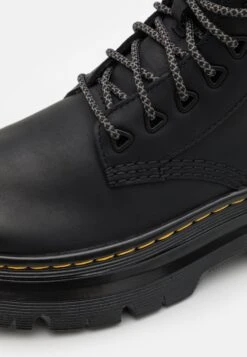 Dr. Martens Tarik Wyoming Unisex - Veterboots - Black -Bootsmith Hub Verkoopwinkel 8c590d0f06a44318b4e597b03f707efe