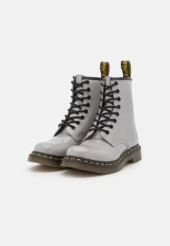 Dr. Martens 1460- Veterboots - Grey Lamper 8 Dr. Martens 1460- Veterboots - Grey Lamper -Bootsmith Hub Verkoopwinkel 9265a4f085fd423ea1541ae64e1e622e