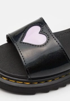 Dr. Martens Marlowe Hearts J - Sandalen - Black -Bootsmith Hub Verkoopwinkel 92be9d1803644b4c8f69c2f3c971a772