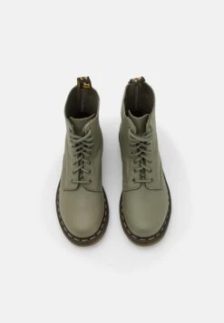 Dr. Martens Pascal - Korte Laarzen - Camouflage/Khaki/Virginia -Bootsmith Hub Verkoopwinkel 95a90b6e166a4b5198e595987ff2b212